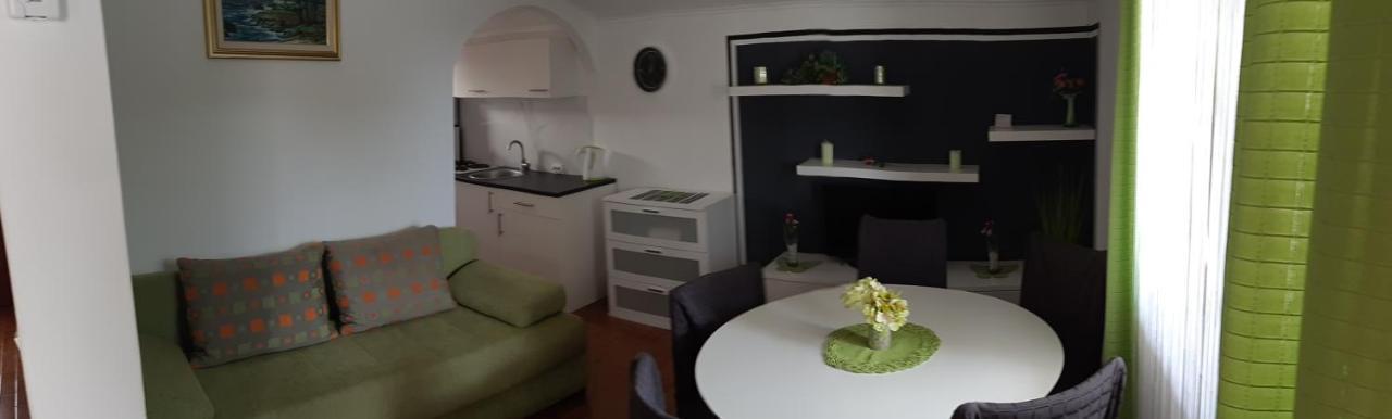Apartments Maltasic Vir Luaran gambar