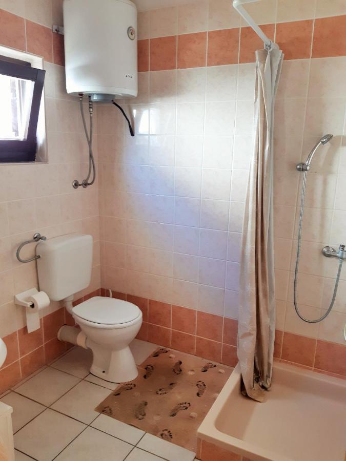 Apartments Maltasic Vir Luaran gambar