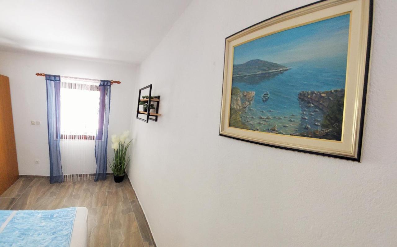 Apartments Maltasic Vir Luaran gambar