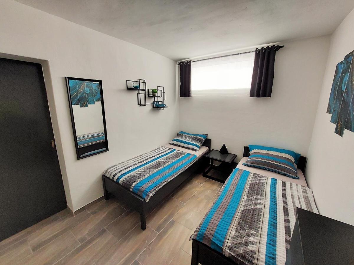 Apartments Maltasic Vir Luaran gambar