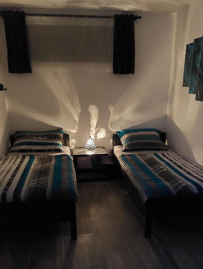 Apartments Maltasic Vir Luaran gambar