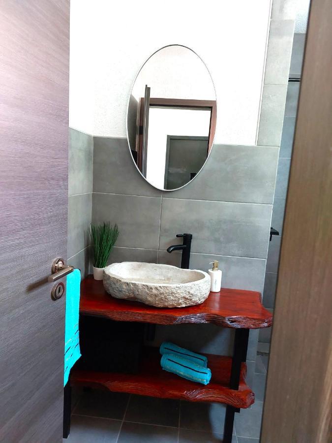 Apartments Maltasic Vir Luaran gambar