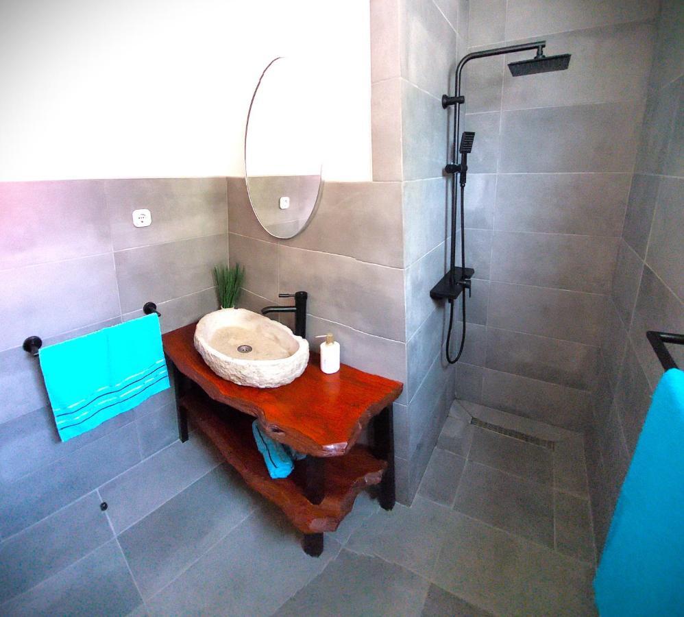 Apartments Maltasic Vir Luaran gambar