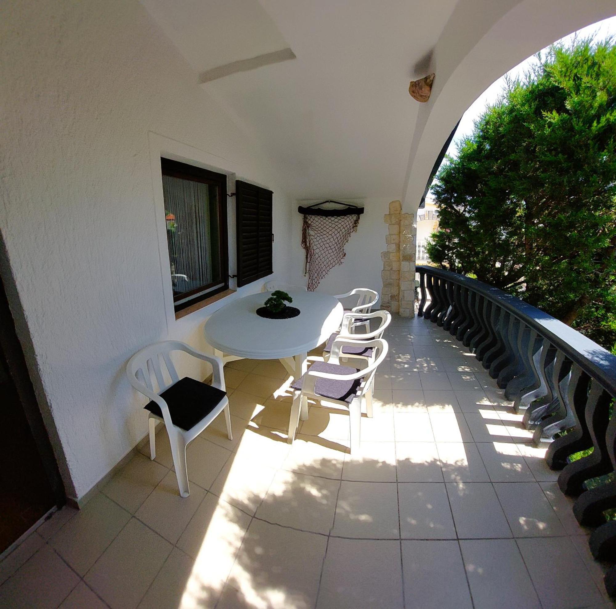 Apartments Maltasic Vir Bilik gambar